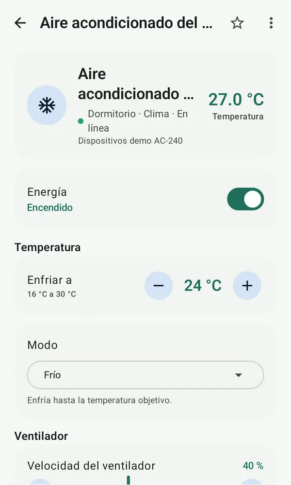 La página de un dispositivo en bio: el aire acondicionado del dormitorio con encendido, temperatura objetivo, modo y ventilador